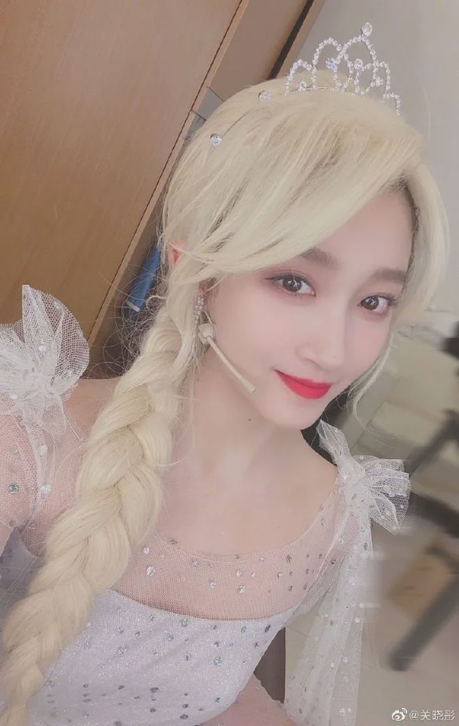 明星瑜伽裤外穿如何搭配_女明星健身裤瑜伽裤_瑜伽服女明星