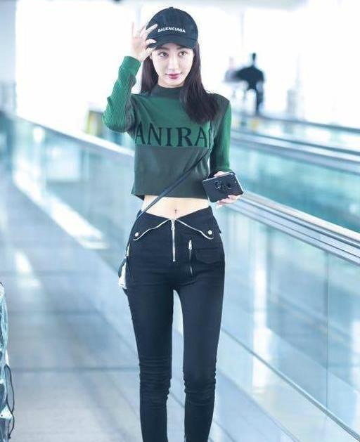 健身明星女神_健身的女明星_女明星健身很难看吗