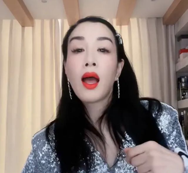 娱乐圈健身女明星_女明星健身很难看吗_健身的女明星