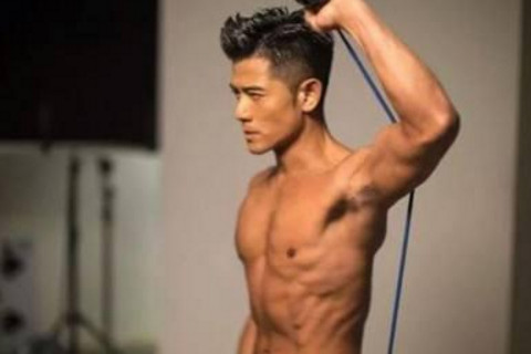 日本健身名人_帅健身明星日本男演员_最帅日本健身男明星