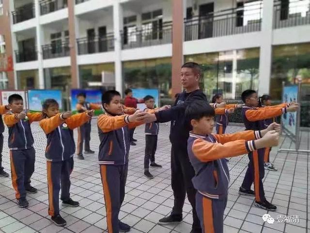 体操广播教材小学生版_广播体操小学生教材_广播体操小学