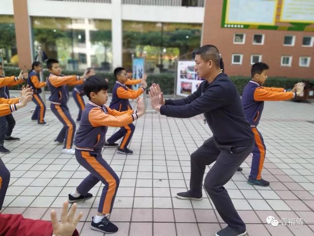 广播体操小学_体操广播教材小学生版_广播体操小学生教材